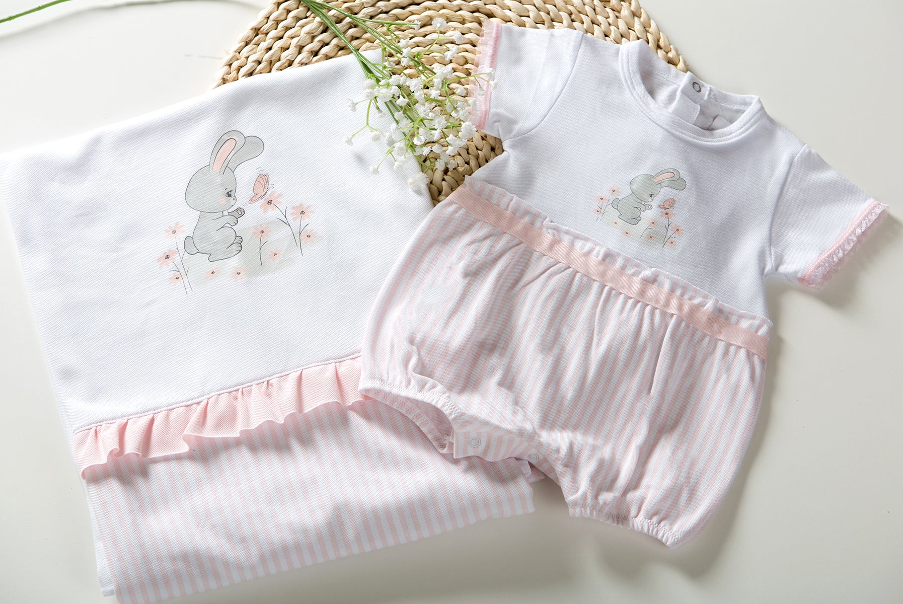 Pagliaccetto Bimba con coniglietto e righine T2556/03